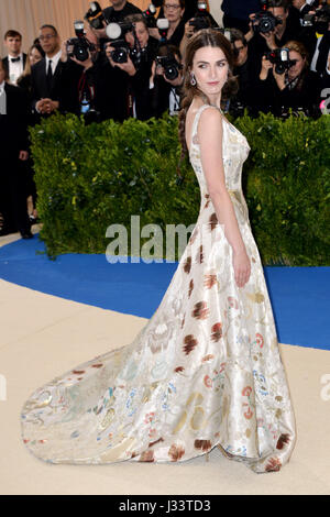 Bee Shaffer attending The Metropolitan Museum of Art Costume Institute Benefit Gala 2017, in New York, USA. PRESS ASSOCIATION Photo. Picture date: Monday 1st May, 2017. See PA Story SHOWBIZ Gala. Photo credit should read: Aurore Marechal/PA Wire Stock Photo