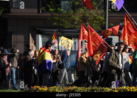 8th Apr, 2017. People waving republican and communist flags during a demonstration in Madrid, Spain, demanding a Spanish Republic Stock Photo