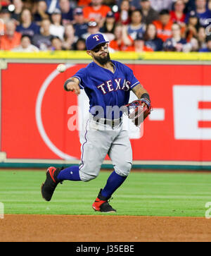 Rougned Odor makes diving stop in second start at third base for Rangers