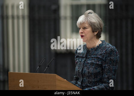 Downing Street, London, UK. 3rd May, 2017. Prime Minister Theresa May makes an official statement outside 10 Downing Street after meeting the Queen at Buckingham Palace to dissolve Parliament, starting the official General Election campaign. Credit: Malcolm Park/Alamy Live News Stock Photo