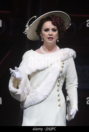 Sheena Easton stars in a new production of 42nd Street at The Theatre ...