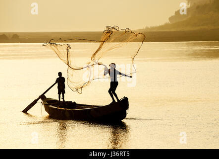 Fishing in Papikondalu, Rajahmiundry, Andhra Pradesh, India