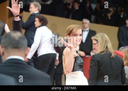 Emma Watson  66e Festival de Cannes 2013  Montée des marches du film 'The Bling Ring'  16 mai 2013