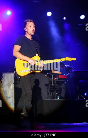 Giessen, Germany. 25th August, 2016. Joris, German singer-songwriter, real name Joris Ramon Buchholz, opening concert at Gießener Kultursommer 2016, Klosterruine Schiffenberg/Giessen/Germany --- Fotocredit: Christian Lademann Stock Photo