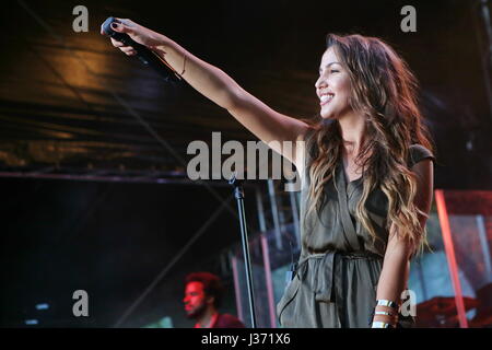 Giessen, Germany. 25th August, 2016. Namika, Maroccan-German Pop- and Hip-Hop-singer from Frankfurt/Main, Germany, real name Hanan Hamdi, at opening concert of Gießener Kultursommer 2016, Klosterruine Schiffenberg/Giessen/Germany --- Fotocredit: Christian Lademann Stock Photo