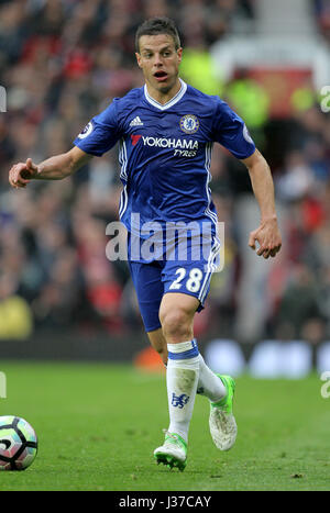 CESAR AZPILICUETA CHELSEA FC OLD TRAFFORD MANCHESTER ENGLAND 16 April 2017 Stock Photo