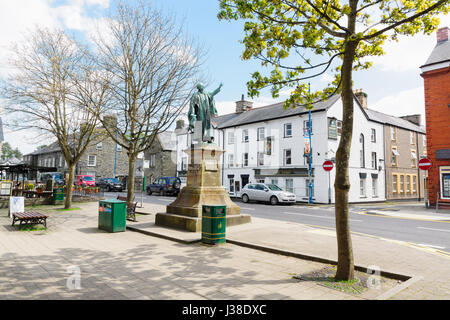 The high street square in Bala in the county of Gwynedd with the statue of Thomas Edward Ellis Stock Photo