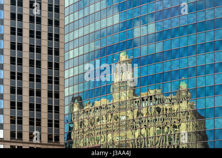 Chicago skyscrapers and buildings from Chicago River cruise USA Stock Photo