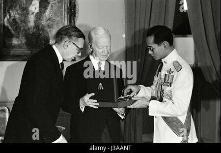 King of Thailand Bhumibol ADULYADEJ during the visit of the German president Heinrich Lübke and his wife Wilhelmine Stock Photo