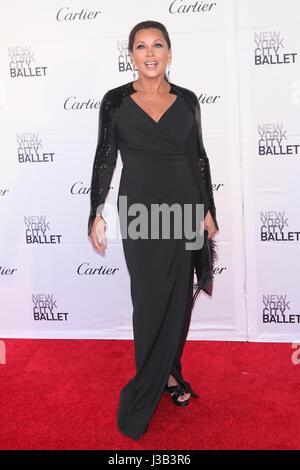 New York, NY, USA. 4th May, 2017. Vanessa Williams attends New York City Ballet 2017 Spring Gala at David H. Koch Theater at Lincoln Center on May 4, 2017 in New York City. Credit: Diego Corredor/Media Punch/Alamy Live News Stock Photo