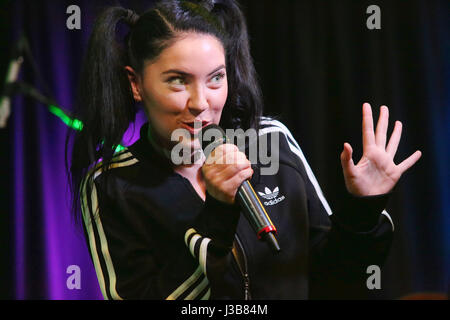 Bala Cynwyd, PA, USA. 5th May, 2017. Bishop Briggs visits Radio 104.5 performance studio in Bala Cynwyd, Pa on May 5, 2017 Credit: Star Shooter/Media Punch/Alamy Live News Stock Photo