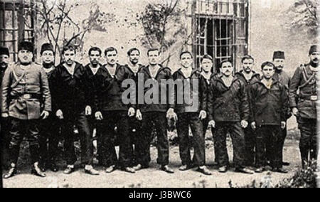 Equipage du sous marin le Saphir en captivite en Turquie 1915 Stock Photo