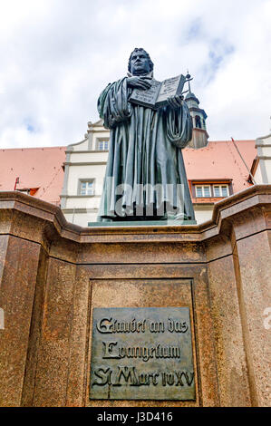 Denkmal für Martin Luther auf dem Marktplatz von Wittenberg; memorial of Luther on the marketplace in Wittenberg Stock Photo