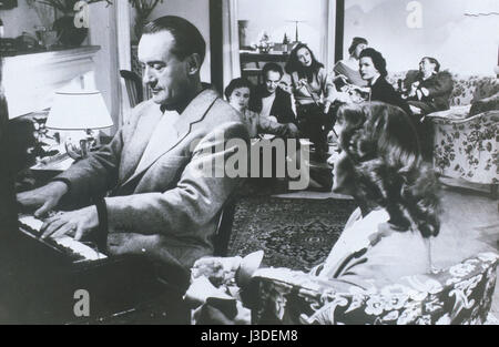 Viaggio in Italia  Journey to Italy  Year: 1953 - Italy   Director: Roberto Rossellini George Sanders Stock Photo