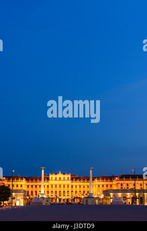 castle Schönbrunn Palace Schloss from outside main entrance, Wien, Vienna, 13. Hietzing, Wien, Austria Stock Photo