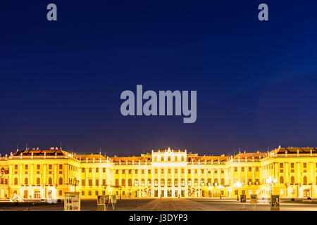 castle Schönbrunn Palace Schloss from outside main entrance, Wien, Vienna, 13. Hietzing, Wien, Austria Stock Photo