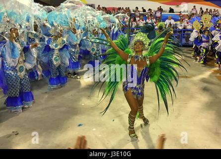 Beautiful female samba dancer with feathers at the Sambodromo Carnaval celebration in Rio de Janeiro, Brazil, Latin America Stock Photo