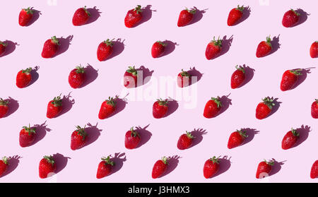 Strawberries on pink background, seamless pattern Stock Photo