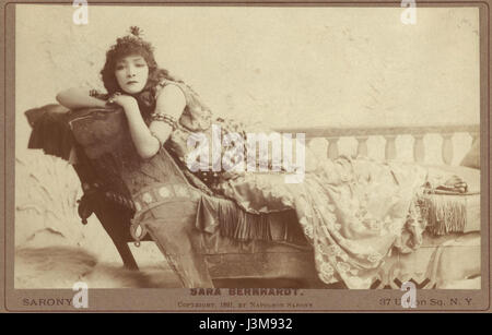 Harvard Theatre Collection   Sarah Bernhardt, Cleopatra, TC 2 Stock Photo