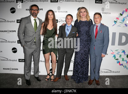 Reza Jarrahy, Alizeh Keshvar Davis Jarrahy, Kian William Jarrahy, Geena