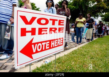 Miami Florida,Hollywood,City Hall,building,early voting,2008 presidential election,line,queue,vote,precinct,Black men,women,democracy,politics,sign,FL Stock Photo