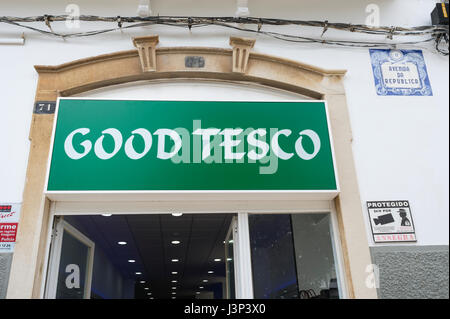 Shop in Portugal called 'Good Tesco' Stock Photo