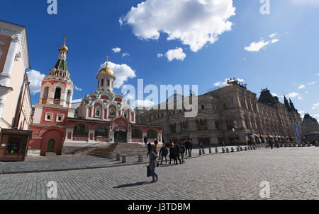 Moscow, Red Square: Kazan Cathedral, known as the Cathedral of Our Lady of Kazan, a Russian Orthodox church, destroyed in 1936, reconsecrated in 1993 Stock Photo
