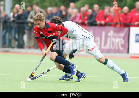 Waterloo, Belgium. 7th May 2017. Mens Hockey Play Off,Waterloo Ducks/Dragons Timothy Luyten of Dragons in game actions. Credit: Leo Cavallo/Alamy Live News Stock Photo