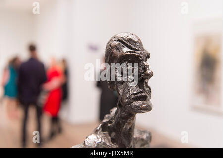 Tate Modern, London, UK. 8th May, 2017. The UK’s first major retrospective of Swiss artist Alberto Giacometti (1901-1966) for 20 years. Celebrated as a sculptor, painter and draughtsman, Giacometti’s distinctive elongated figures are some of the most instantly recognisable works of modern art. This exhibition reasserts Giacometti’s place alongside the likes of Matisse, Picasso and Degas as one of the great painter-sculptors of the 20th century. Credit: Malcolm Park editorial/Alamy Live News. Stock Photo