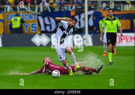 Parma, Italy. 07th May, 2017. Parma Calcio 1913 have lost at Tardini Stadium for 1 to 0 against A.C. Reggiana 1919, the goal was scored by Yves Baraye. (Photo by: Massimo Morelli/Pacific Press) Credit: PACIFIC PRESS/Alamy Live News Stock Photo