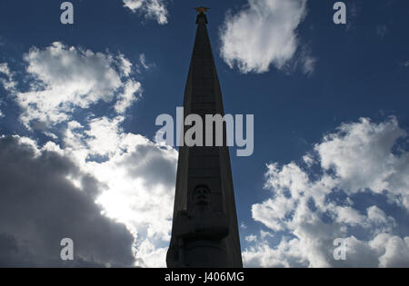 Moscow: the Hero City Obelisk (1977), a 40-meter monument devoted to Lenin (1870-1924) and to the men and the women who died in World War II Stock Photo