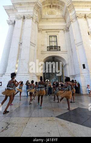 Portuguese African decent dancers performing in Lisbon's city center Stock Photo