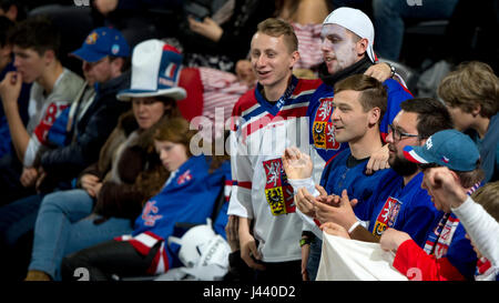 Paris, France. 05th May, 2017. The Ice Hockey World Championships match Czech Republic vs Canada, in Paris, France, on May 5, 2017. Czech fans. Credit: Michal Kamaryt/CTK Photo/Alamy Live News Stock Photo