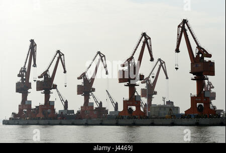 Nanning. 21st Oct, 2015. Photo taken on Oct. 21, 2015 shows the shrimp ...