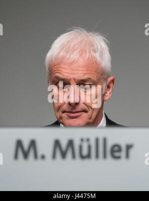 Hanover, Germany. 10th May, 2017. Matthias Mueller, the CEO of Volkswagen AG, at the German car manufacturer's general meeting in Hanover, Germany, 10 May 2017. The company is meeting for the second time since the beginning of the emissions scandal. The affair is set to dominate the agenda once again. Credit: dpa picture alliance/Alamy Live News Stock Photo