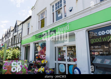Co-operative food shop in Bala Wales part of the nationwide chain established in 1844 with over 4200 outlets through out the United Kingdom Stock Photo