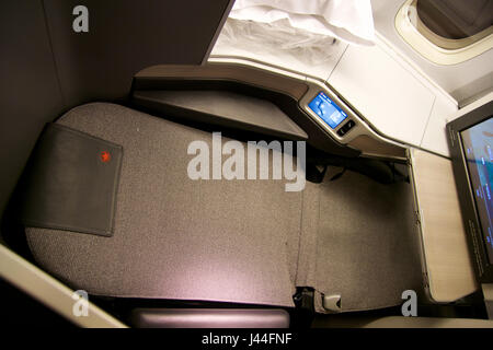 business-class flat-bed seating in the Jet Airways Boeing 777-300ER at ...