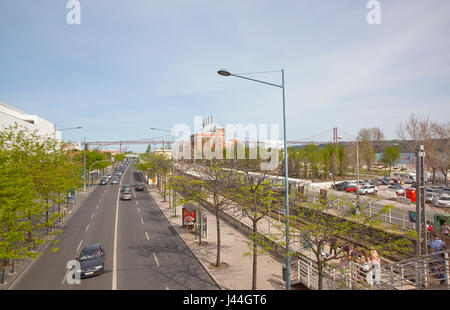 Portugal, Estredmadura, Lisbon, Belem, MAAT, Museum of Art, Archtitecture and Technology on the banks of the river Tagus housed in former power statio Stock Photo