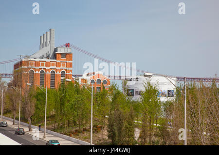 Portugal, Estredmadura, Lisbon, Belem, MAAT, Museum of Art, Architecture and Technology on the banks of the river Tagus housed in former power station Stock Photo