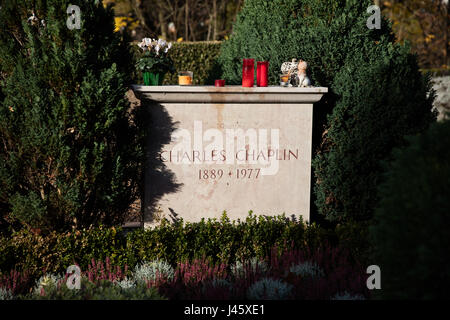 The grave and headstone of Charles Chaplin, silent film actor and director. Corsier sur Vevey Cemetery. 20th November 2016 Stock Photo