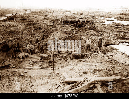 WW1 - British working party at German trenches and dug-outs near Boezinge, Belgium - 5th August 1917 Stock Photo