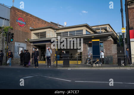 South Harrow London Underground Station Sign Stock Photo - Alamy