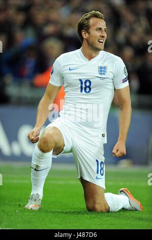 HARRY KANE OF ENGLAND CELEBRAT ENGLAND V SWITZERLAND WEMBLEY STADIUM LONDON ENGLAND 08 September 2015 Stock Photo