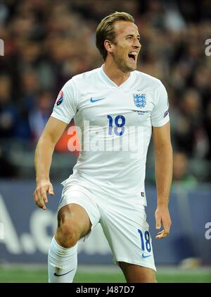 HARRY KANE OF ENGLAND CELEBRAT ENGLAND V SWITZERLAND WEMBLEY STADIUM LONDON ENGLAND 08 September 2015 Stock Photo