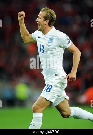 HARRY KANE OF ENGLAND CELEBRAT ENGLAND V SWITZERLAND WEMBLEY STADIUM LONDON ENGLAND 08 September 2015 Stock Photo