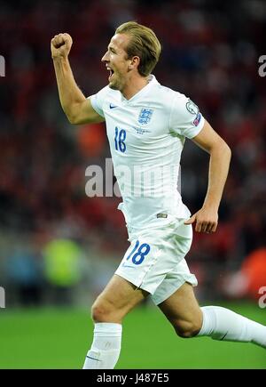 HARRY KANE OF ENGLAND CELEBRAT ENGLAND V SWITZERLAND WEMBLEY STADIUM LONDON ENGLAND 08 September 2015 Stock Photo