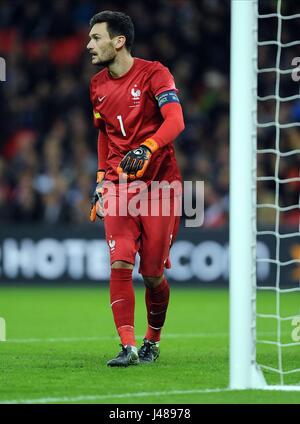 FRANCE GOALKEEPER HUGO LLORIS ENGLAND V FRANCE WEMBLEY STADIUM LONDON ENGLAND 17 November 2015 Stock Photo