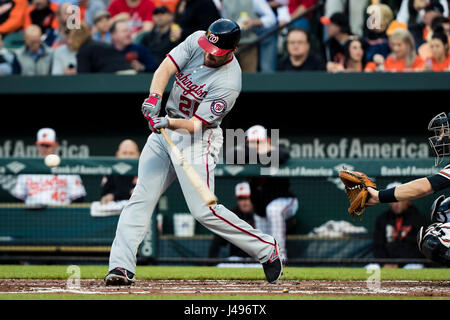 Baltimore, Maryland, USA. 09th May, 2017. Washington Nationals second baseman Daniel Murphy (20) homers during MLB game between Washington Nationals and Baltimore Orioles at Oriole Park at Camden Yards in Baltimore, Maryland. Credit: csm/Alamy Live News Stock Photo