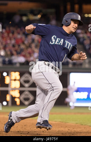 Philadelphia, Pennsylvania, USA. 9th May, 2017. Seattle Mariners third baseman Kyle Seager (15) runs the bases during the MLB game between the Seattle Mariners and Philadelphia Phillies at Citizens Bank Park in Philadelphia, Pennsylvania. Credit: csm/Alamy Live News Stock Photo