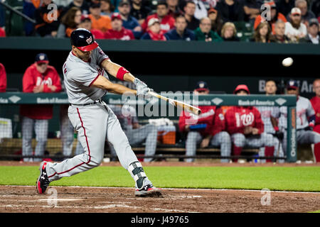 Baltimore, Maryland, USA. 09th May, 2017. Washington Nationals first baseman Ryan Zimmerman (11) doubles during MLB game between Washington Nationals and Baltimore Orioles at Oriole Park at Camden Yards in Baltimore, Maryland. Credit: csm/Alamy Live News Stock Photo